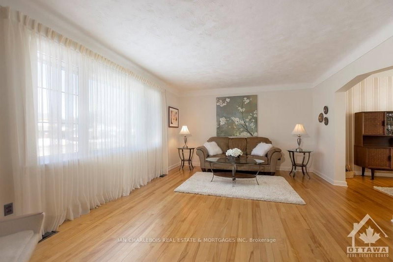A - 820 SMYTH Rd, Ottawa, K1G 1P3 | Image 2