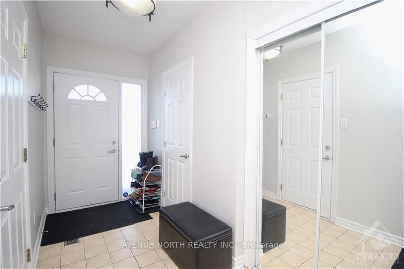 244 DEERFOX Dr, Ottawa, K2J 4Z2 | Image 3