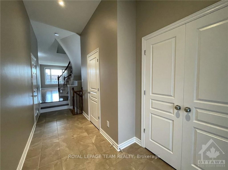 541 REMNOR Ave, Ottawa, K2T 0A5 | Image 3