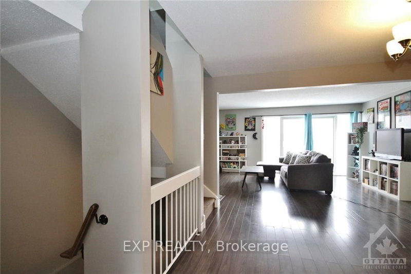 D - 284 DALEHURST Dr, Ottawa, K2G 4J5 | Image 3