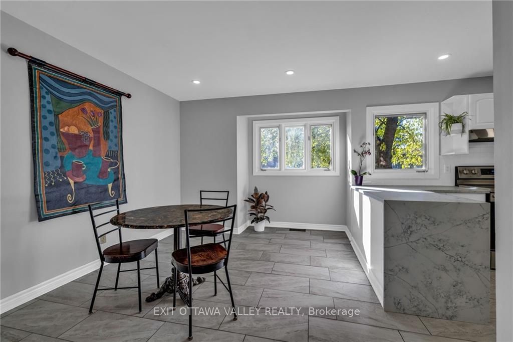 Semi-Detached House sold at 161 PENFIELD Drive, Kanata, Beaverbrook, K2K 1M4 - MLS: X9500317