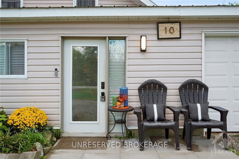 10 CAMPBELL REID Crt, Ottawa, K2K 1X7 | Image 3