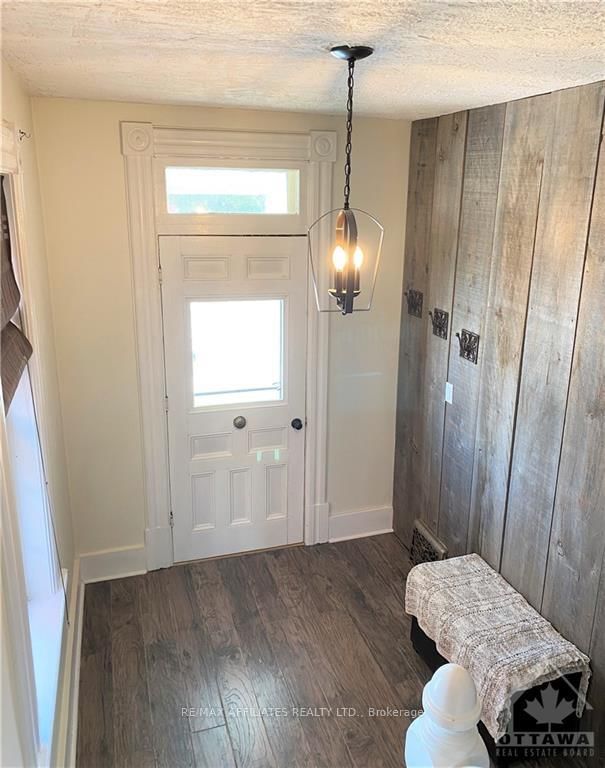 88 RUSSELL St E, Smiths Falls, K7A 1J7 | Image 3