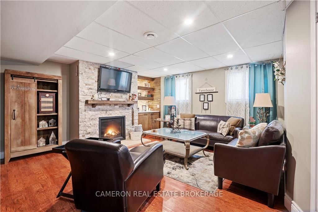 Listing Image 16