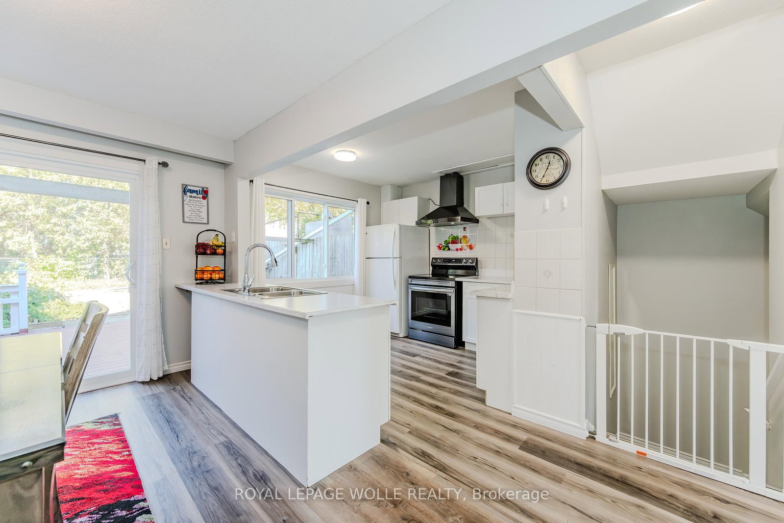 Listing Image 10