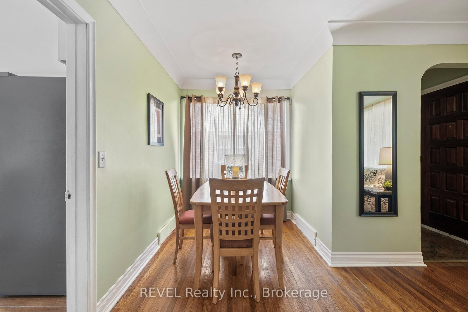 Listing Image 8