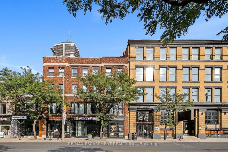 home for lease on 302-63 John Street S