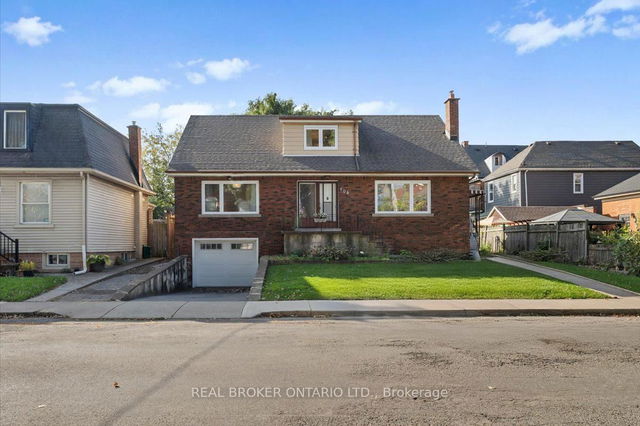 106 Simcoe Street