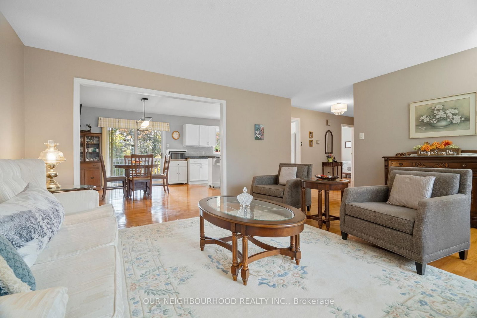Listing Image 6