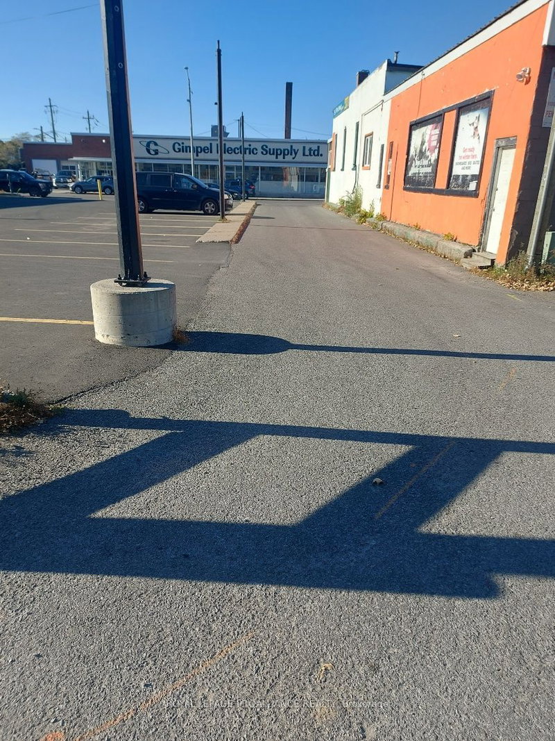 30-32 Dundas St W, Quinte West, K8V 3P2 | Image 3