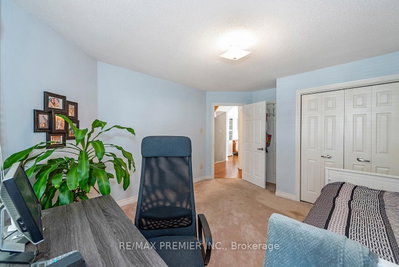 Unit 13 — 9 Wentworth Drive — more photos