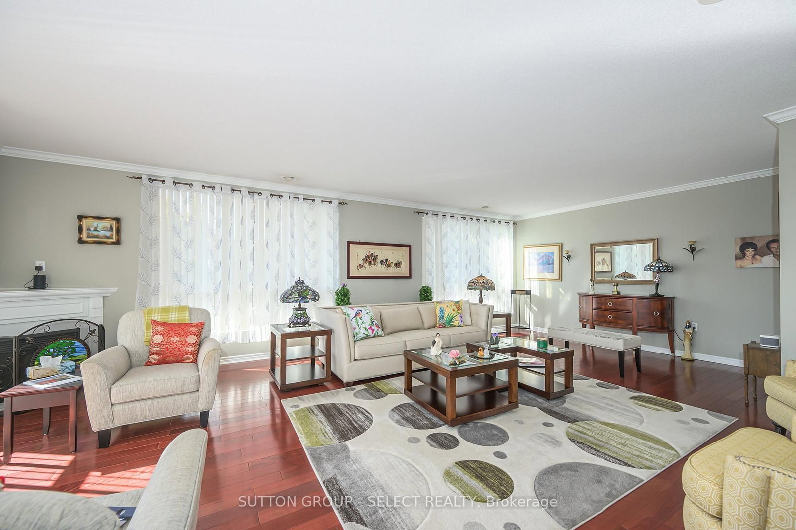 Listing Image 4
