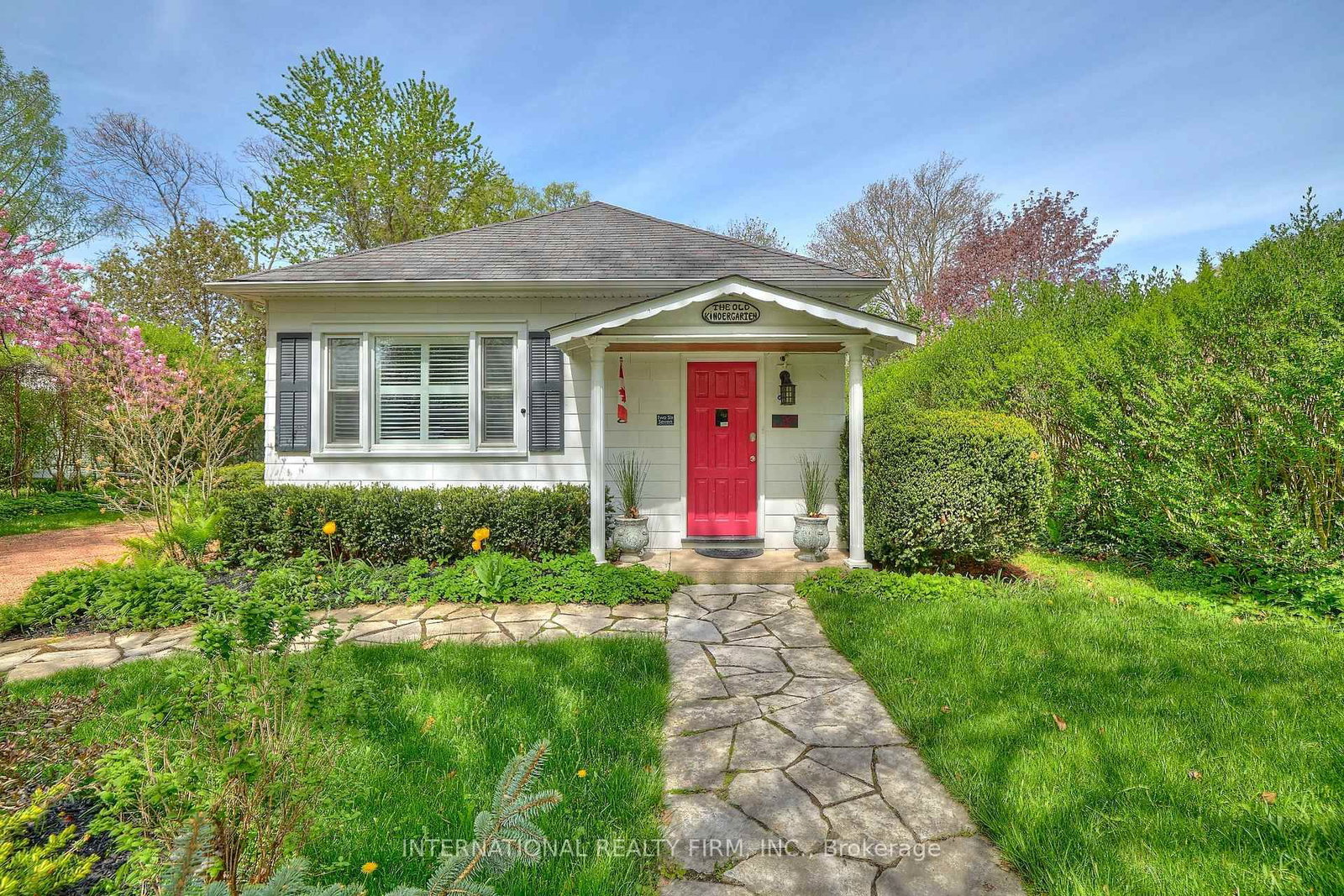 Listing Image 4