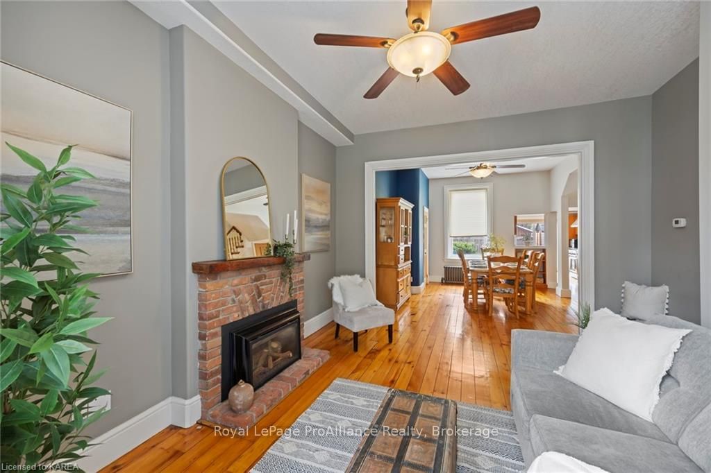 Listing Image 9