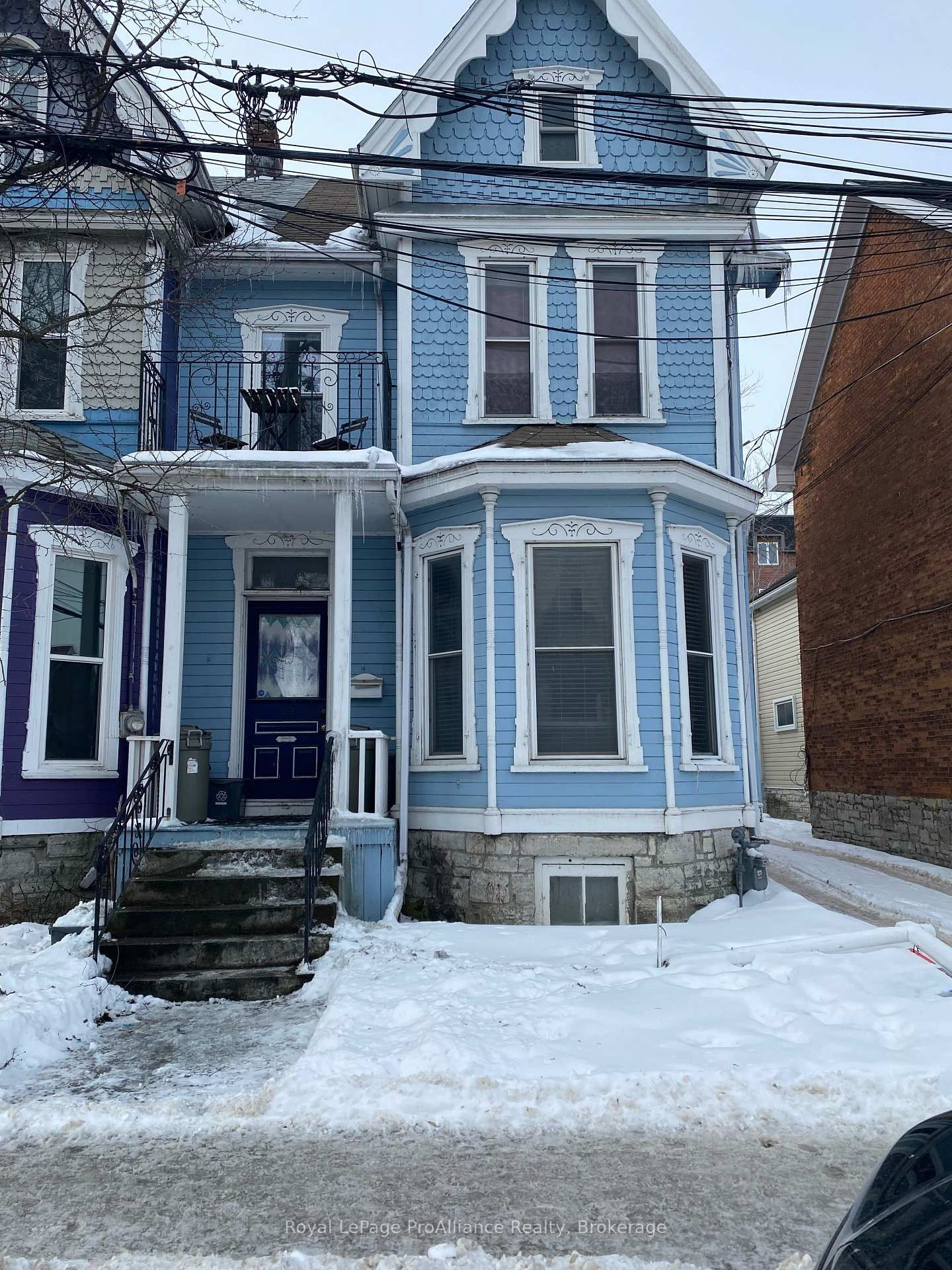 Semi-Detached House sold at 368 ALFRED Street, Kingston, East of Sir John A. Blvd, K7K 4H7 - MLS: X9507661