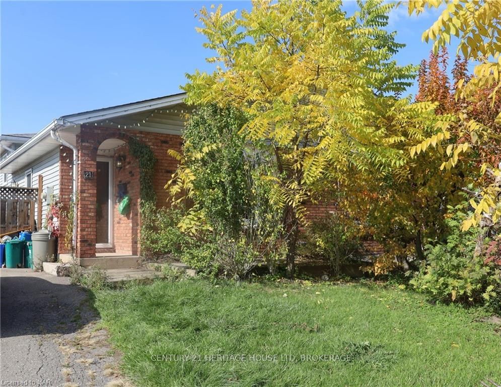 Semi-Detached House sold at 21 DODDS Court, Fort Erie, Central, L2A 5Z2 - MLS: X9507834