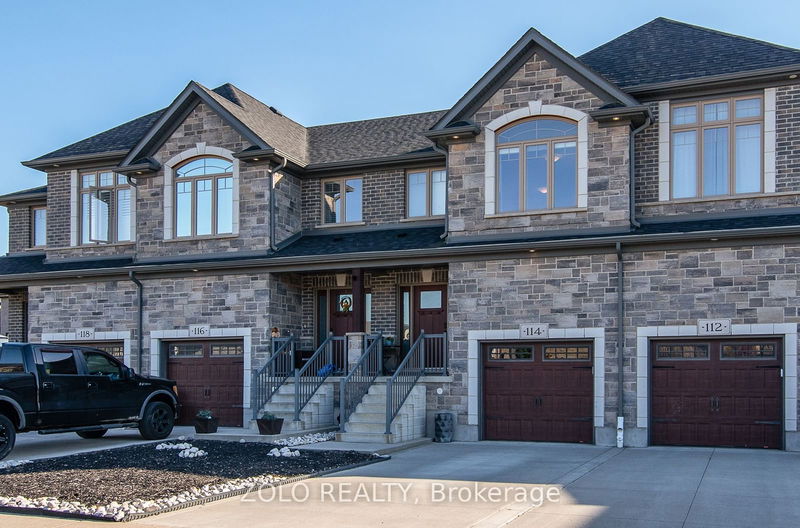 home for sale on 114 Hollybrook Trail
