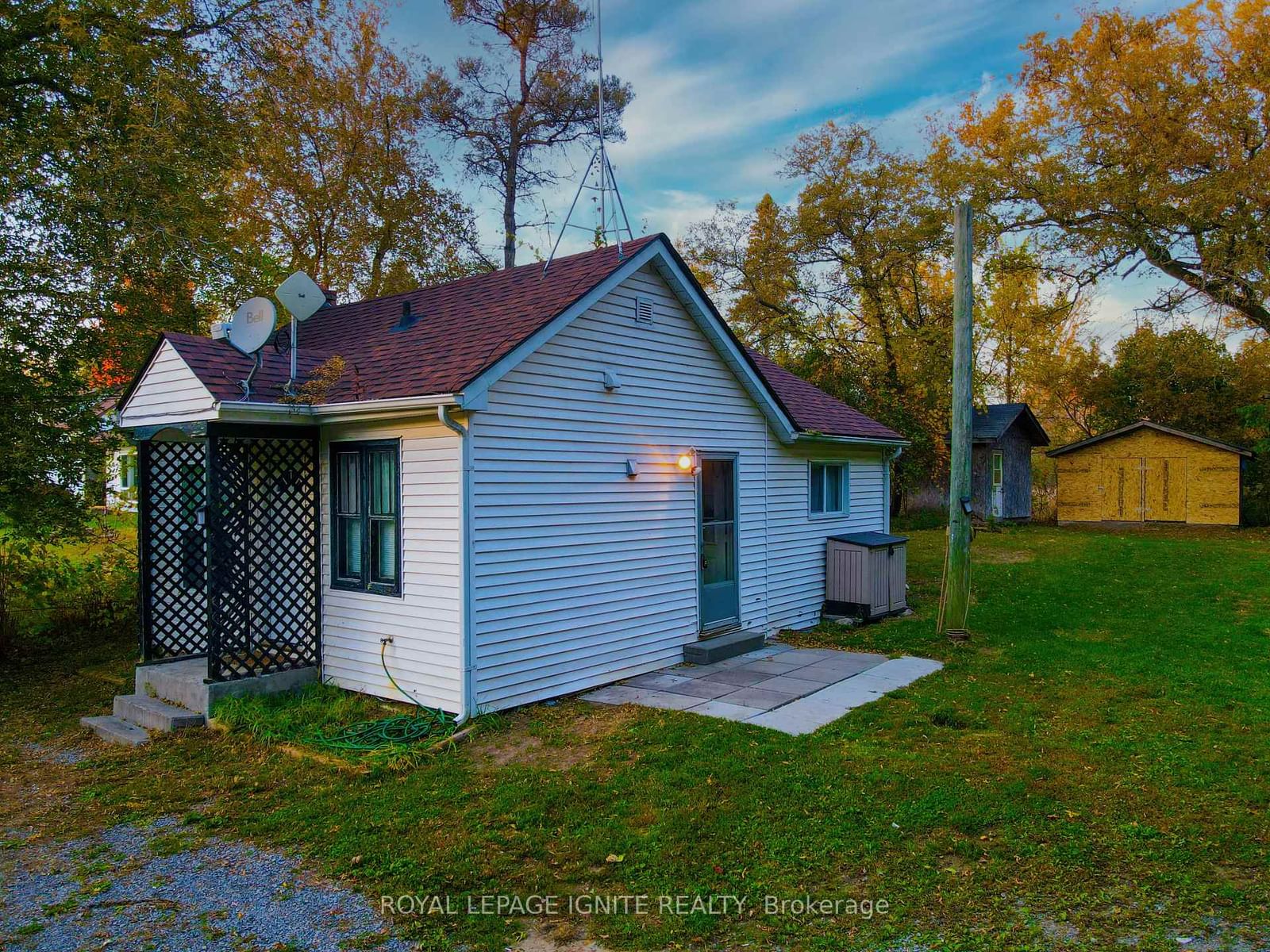Listing Image 3