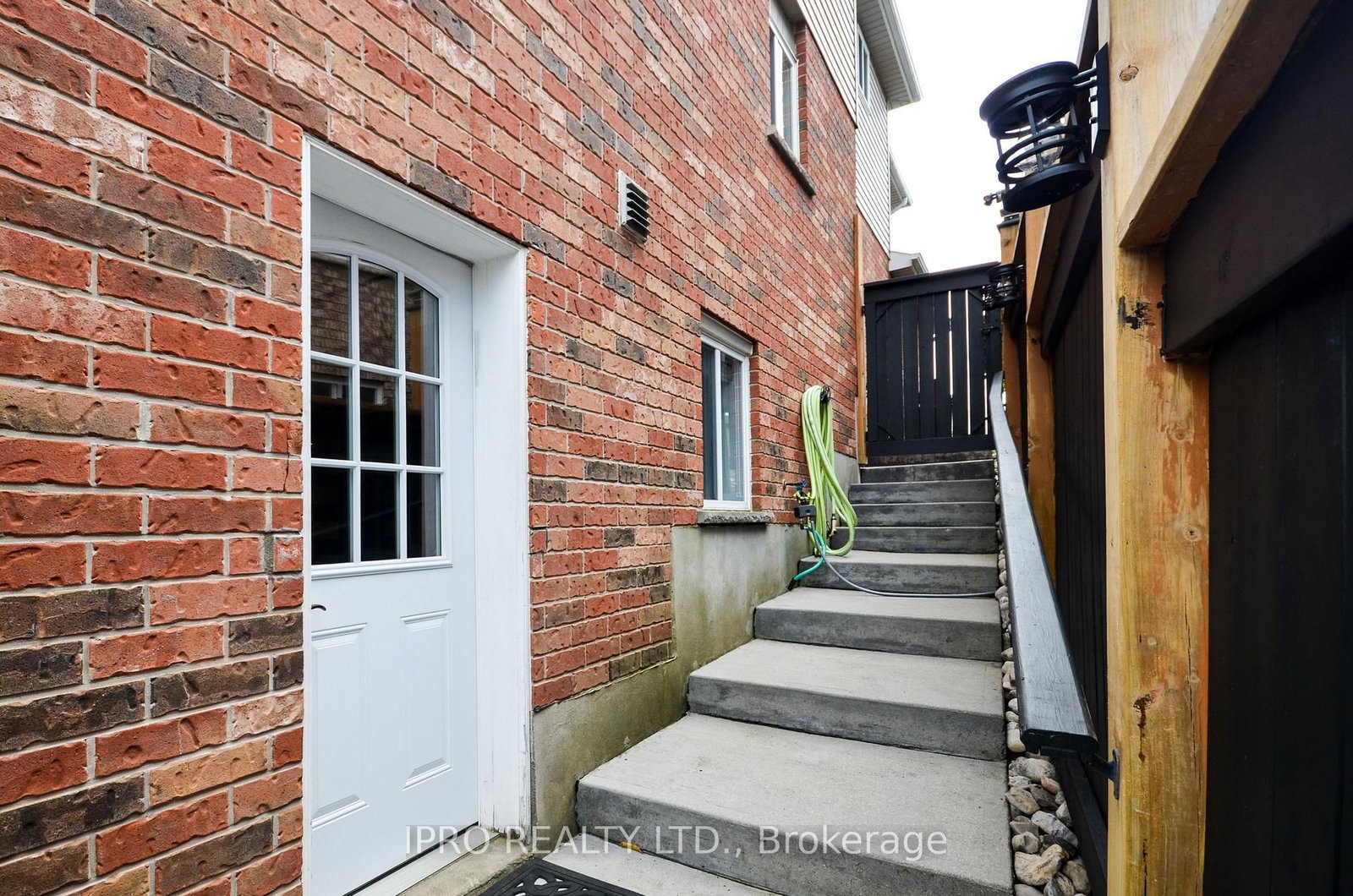 Listing Image 32
