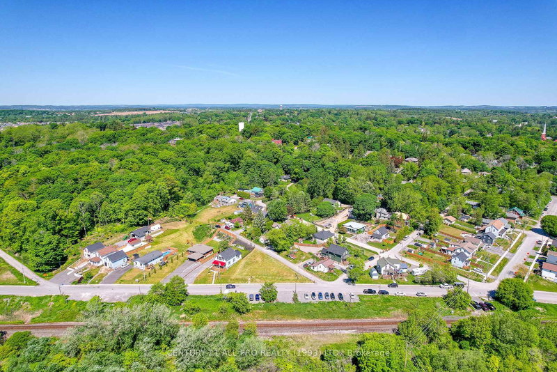 14 Alexander St, Port Hope, L1A 1B2 | Image 3