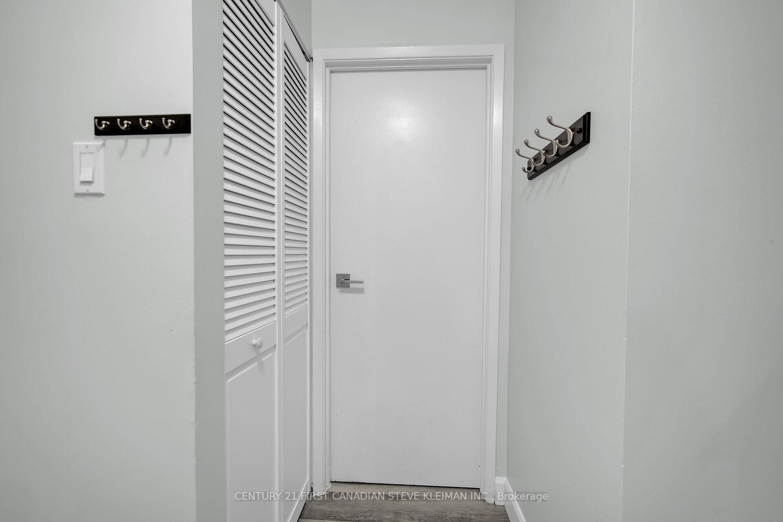 Listing Image 28