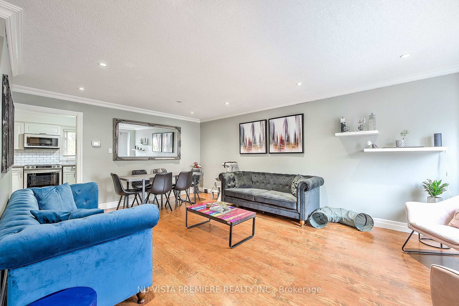 Listing Image 6