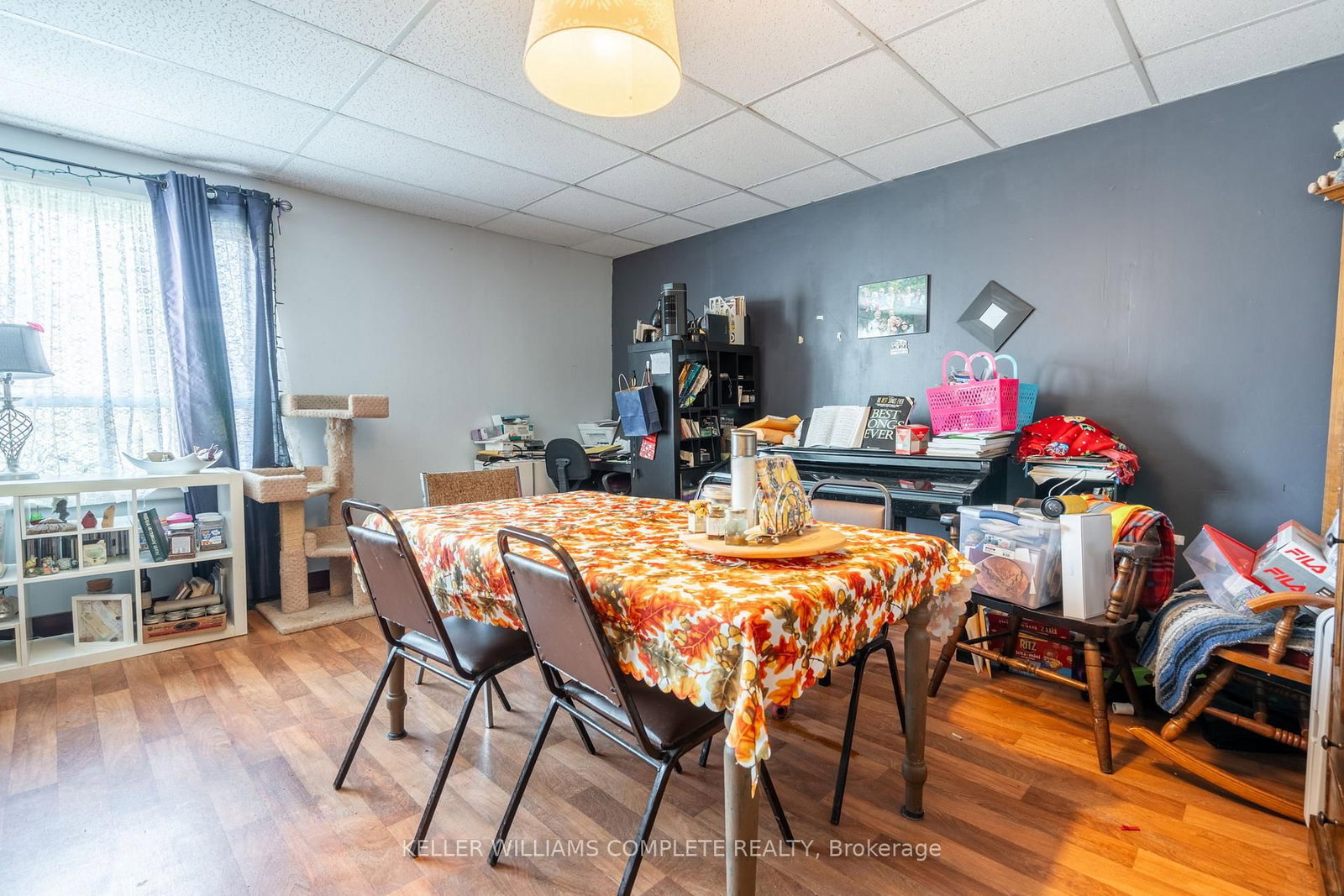 Listing Image 7