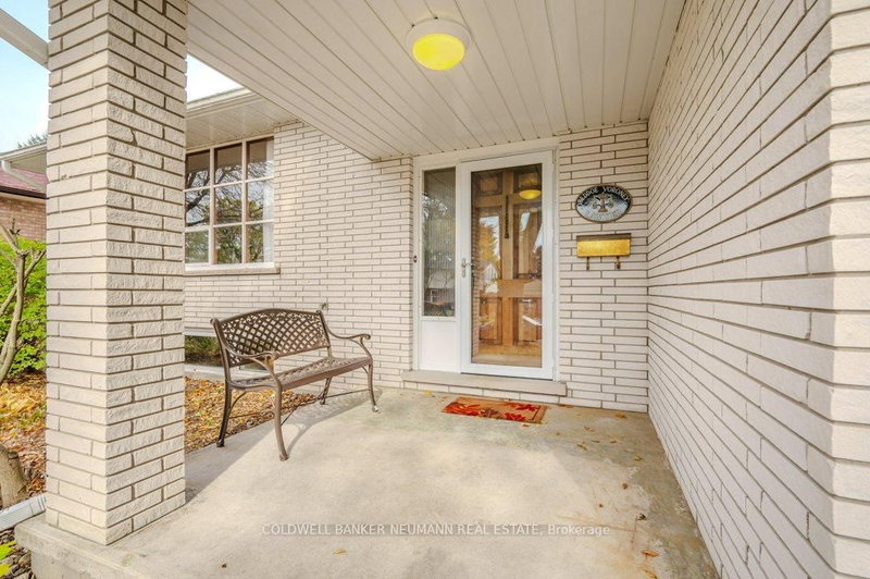 40 Keats Cres, Guelph, N1G 3B2 | Image 3