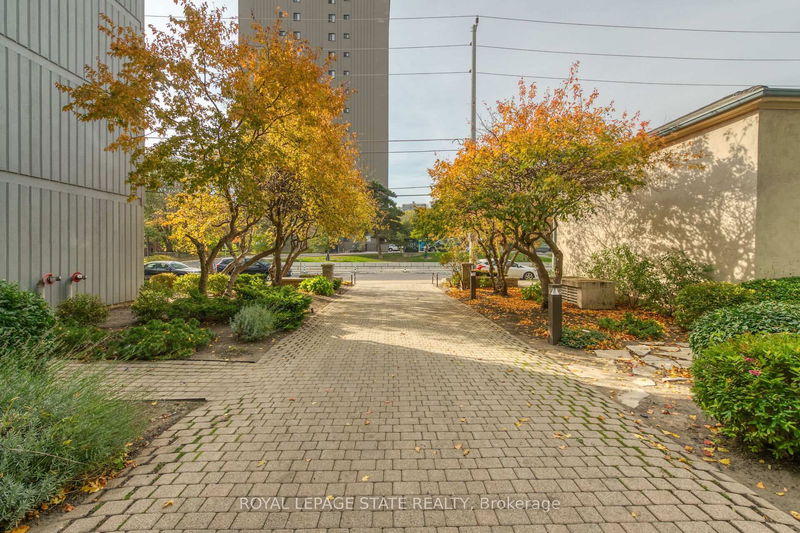 home for sale on 505-175 Hunter Street E