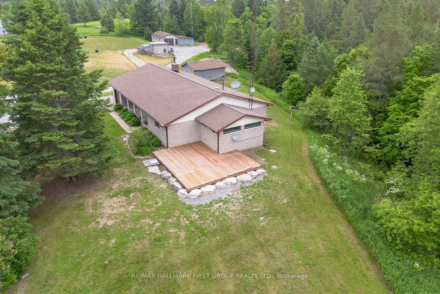 Listing photo 2