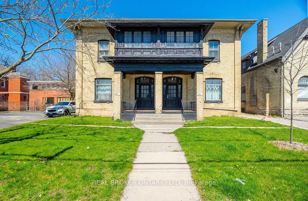 Listing photo 2