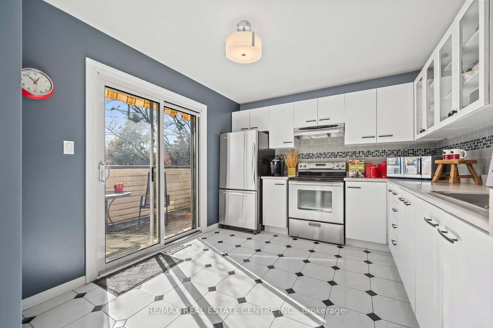 Listing Image 7