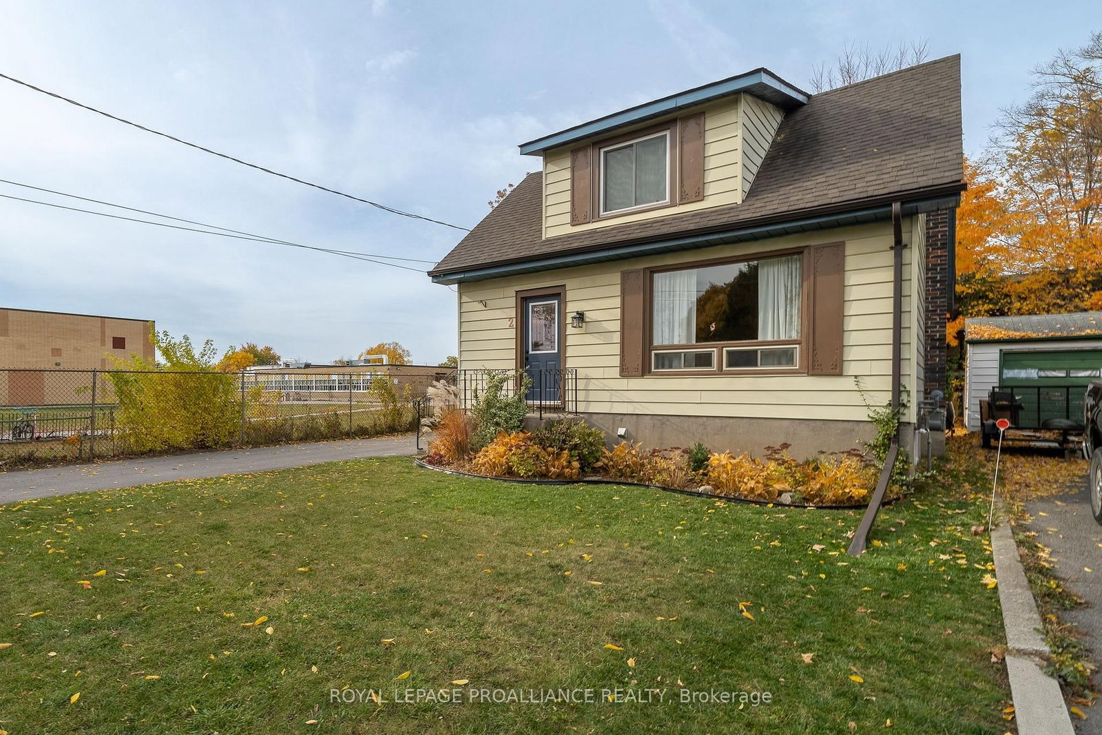 Listing Image 3
