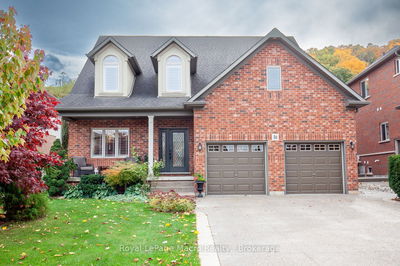 16 Manor Cres, Grimsby -  image-0-1