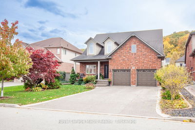 16 Manor Cres, Grimsby -  image-0-2