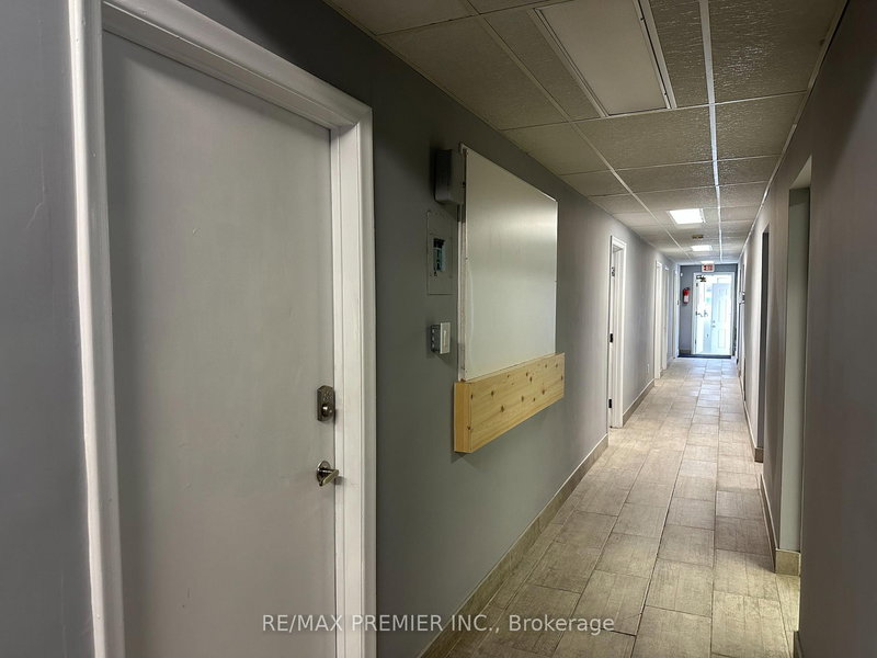 M04 A-B - 70 King St E, Hamilton, L8G 1K2 | Image 2