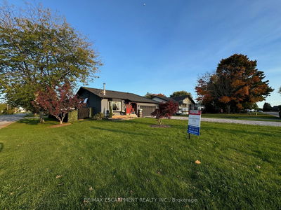 24 Woodhouse Ave, Norfolk - Port Dover image-0-1