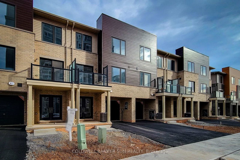 7 Roxanne Dr, Hamilton, L8H 1L9 | Image 3