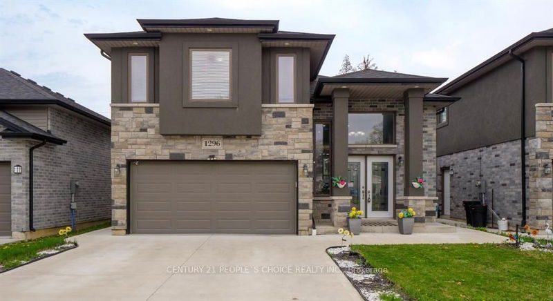 home for lease on 1296 East Lawn W