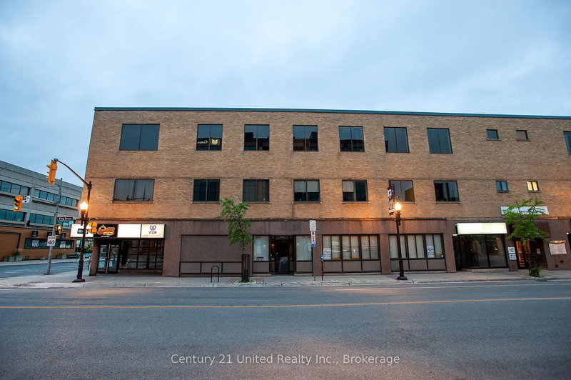 159 King St N photo 2