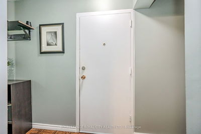 Unit 511 — 105 Conroy Cres, Guelph - College image-0-1