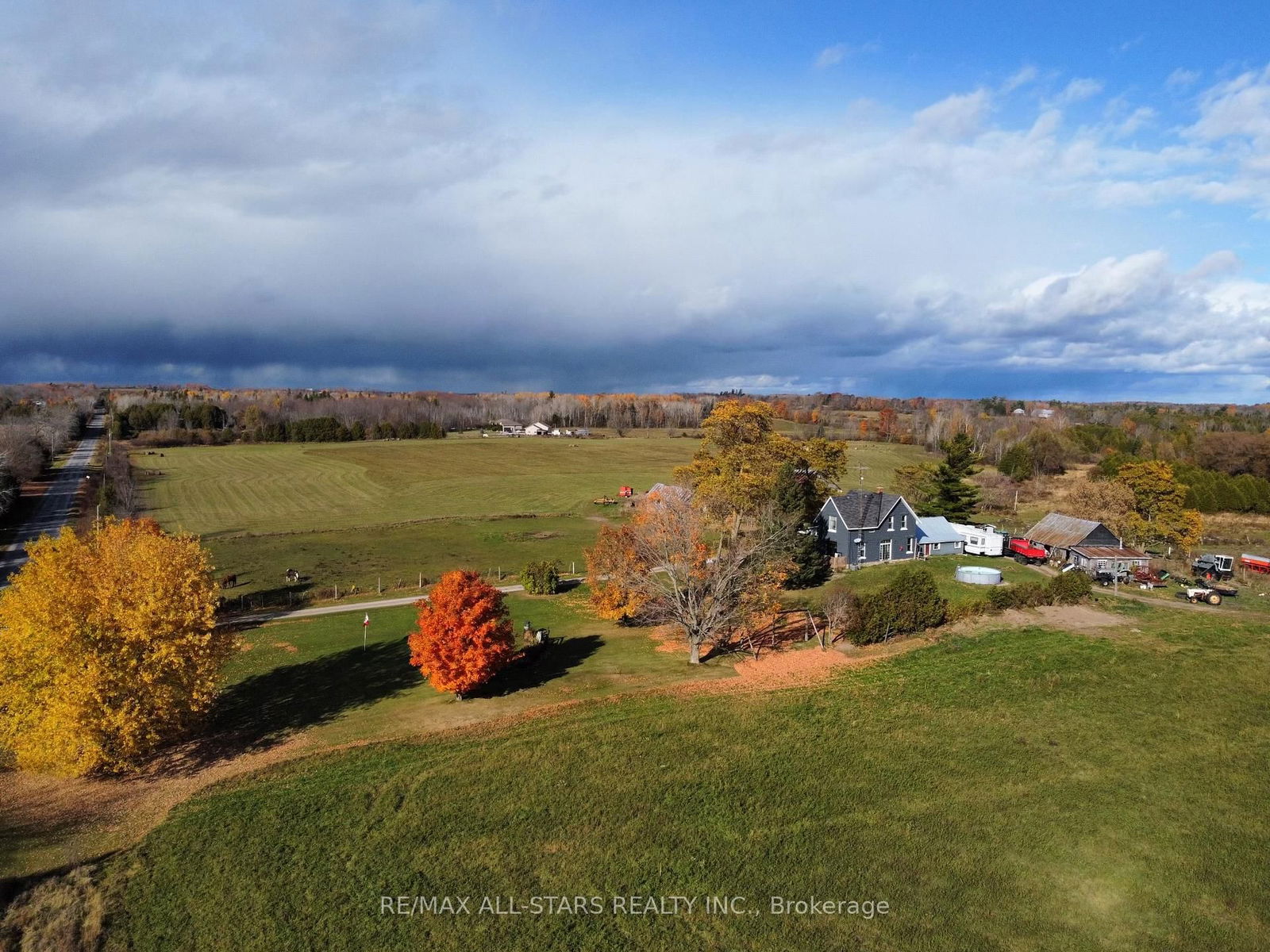 Building at 237 Hickory Beach Road, Kawartha Lakes, Fenelon Falls
