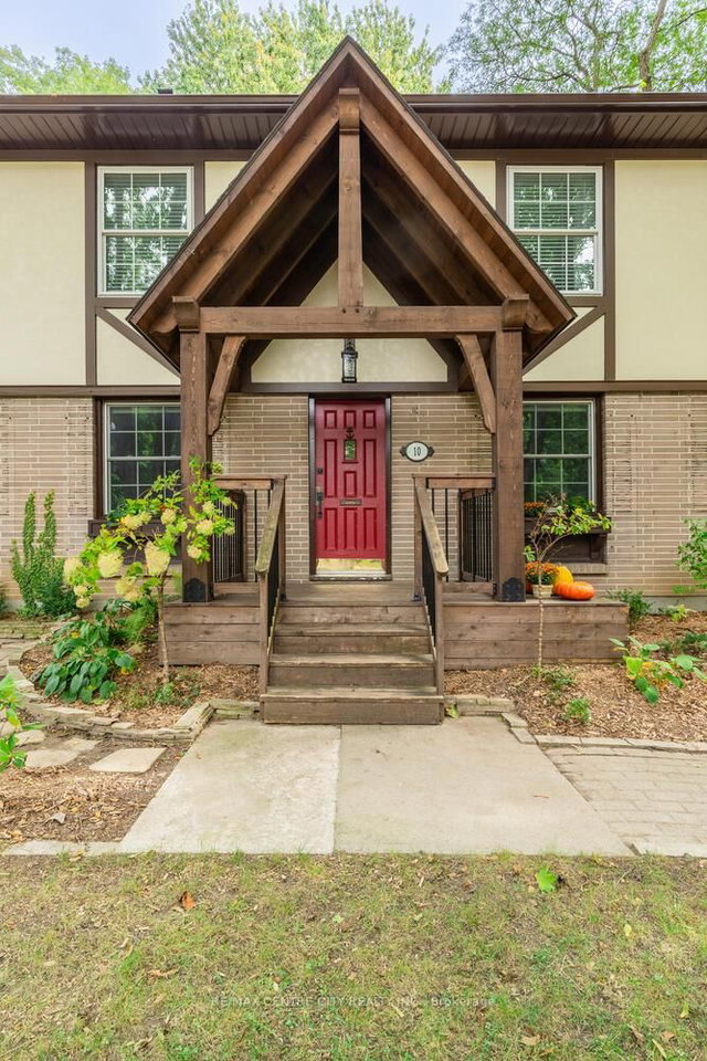 10 Harrison Crescent