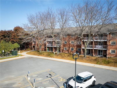 Condo sold at 209-573 ARMSTRONG Road, Kingston, East Gardiners Rd, K7M 8J8 - MLS: X9514579