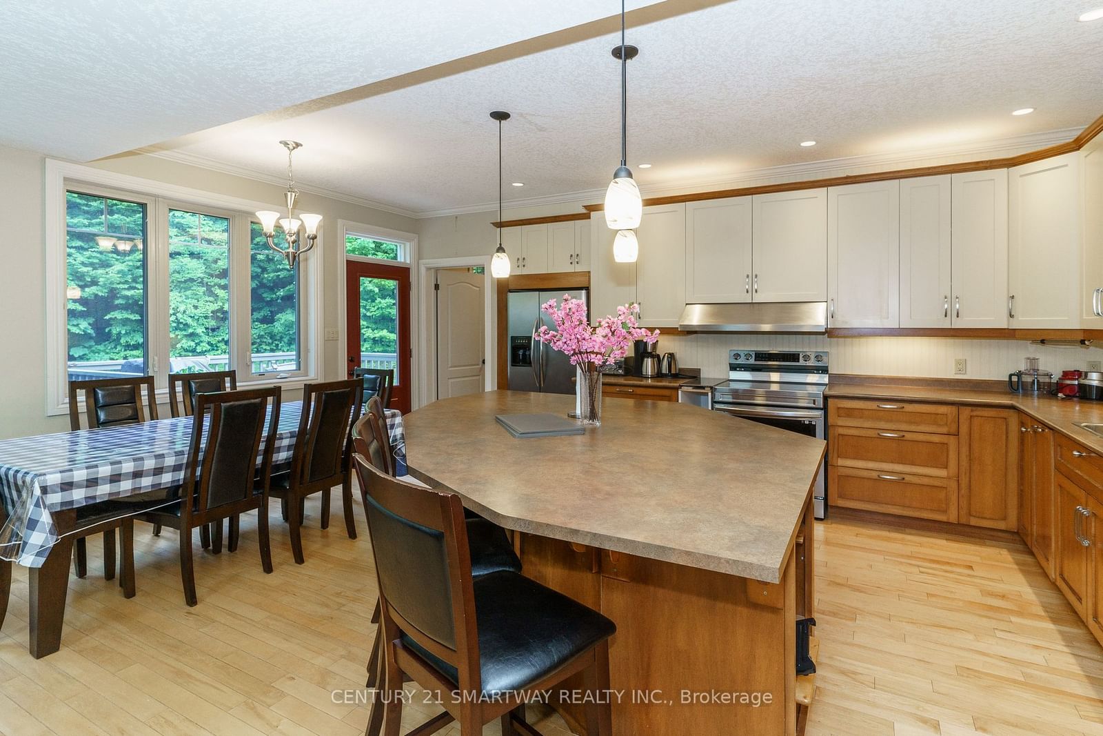 Listing Image 7