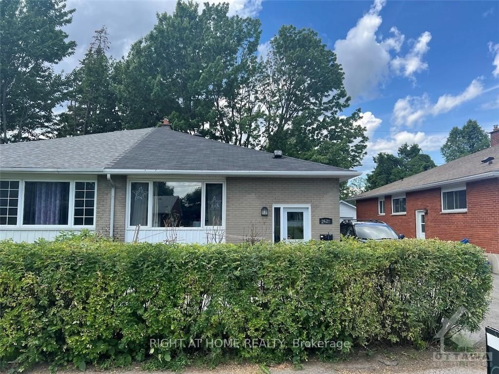 Semi-Detached House for sale at 2421 IRIS Street, Parkway Park - Queensway Terrace S and Area, 6302 - Parkway Park, K2C 1C7 - MLS: X9515432