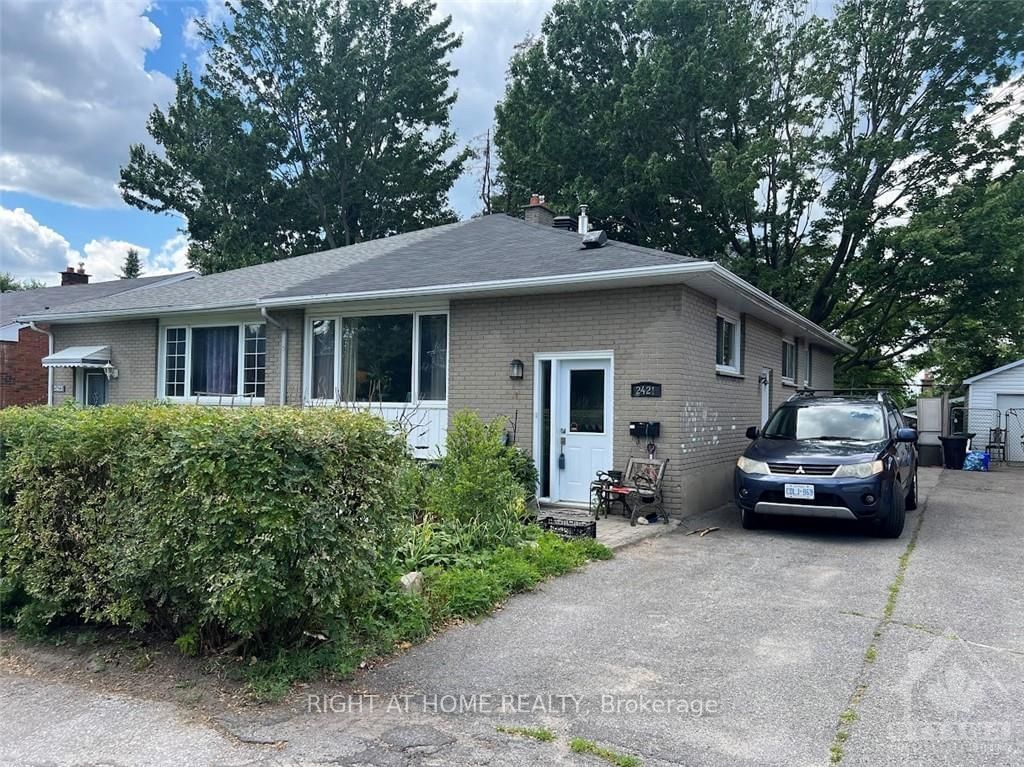 Semi-Detached House for sale at 2421 IRIS Street, Parkway Park - Queensway Terrace S and Area, 6302 - Parkway Park, K2C 1C7 - MLS: X9515432