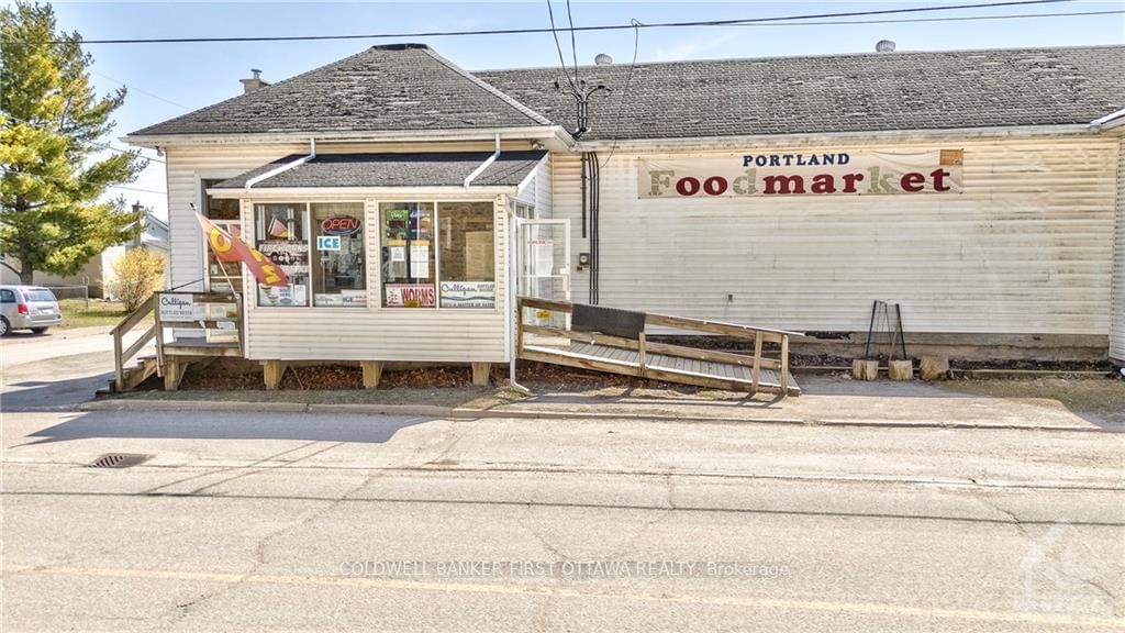 Building at 28 COLBORNE Street, Rideau Lakes, 818 - Rideau Lakes (Bastard) Twp