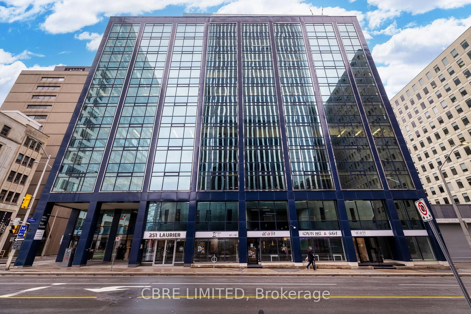 251 LAURIER Avenue W, Unit 900