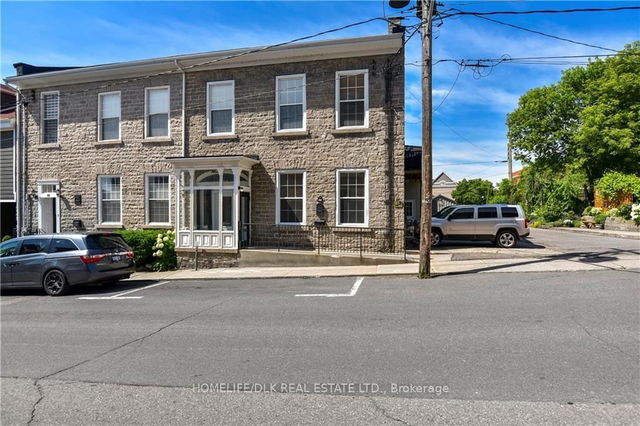 32 APPLE Street